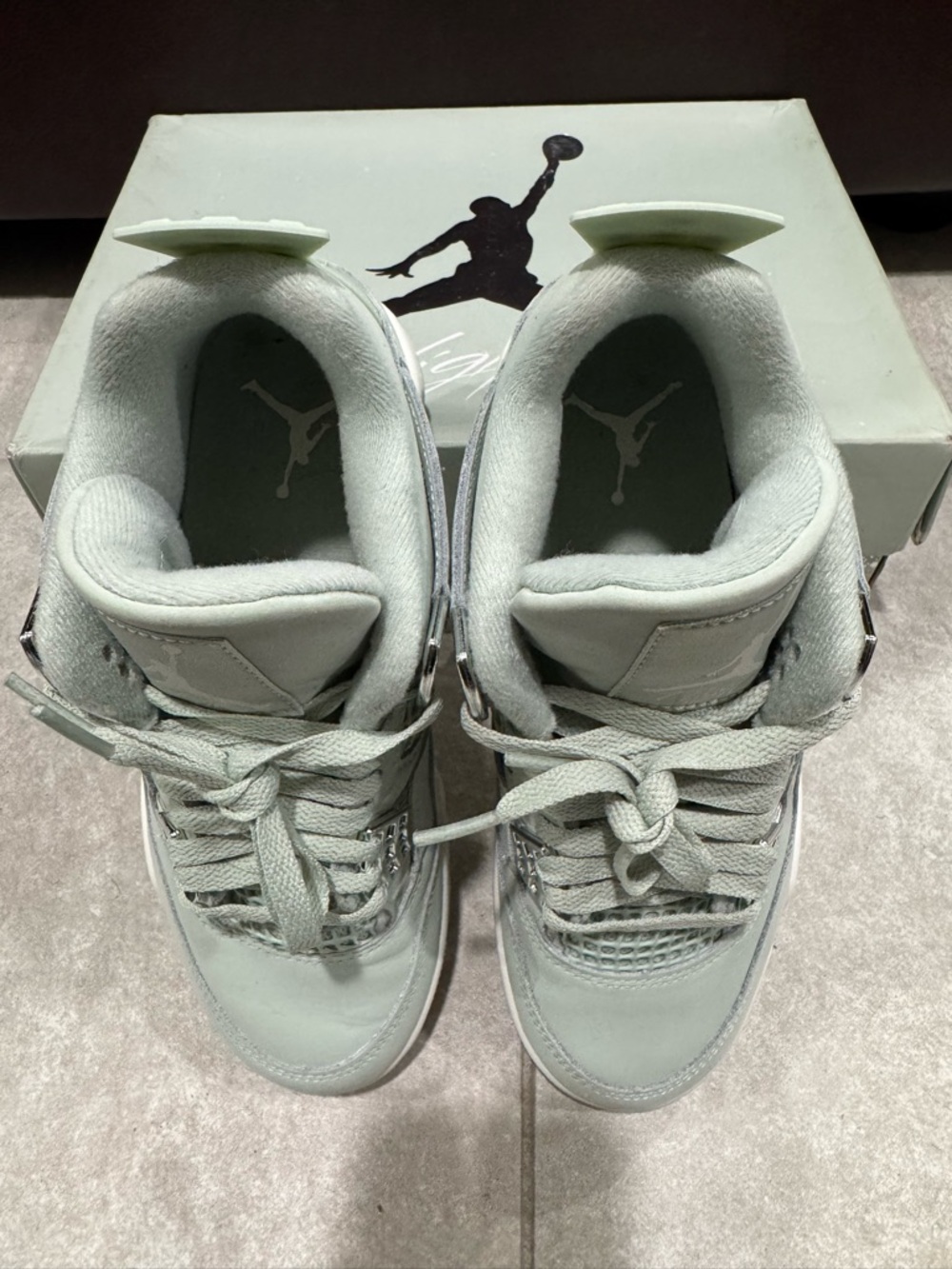 Size 6 - Air Jordan 4 Retro in Seafoam and Metallic Silver - Picture 6 of 7